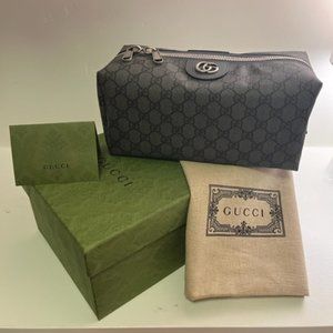 Gucci Savoy medium GG toiletry case